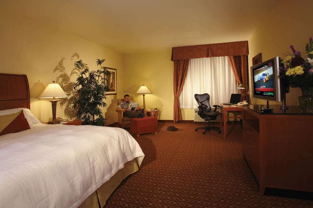 Hilton Garden Inn Las Vegas/Henderson Стая снимка